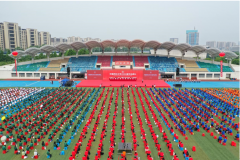 中国药科大学举行2022届毕业典礼 校长送毕业生“两码一证”