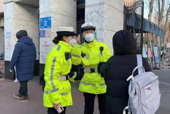 护航“研”考，济南交警一直在路上！